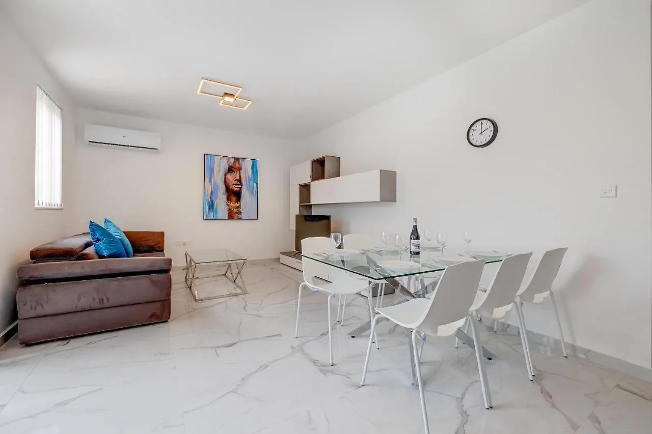 Stylish 2Br Apartment In Central St Julians Saint Julian's
