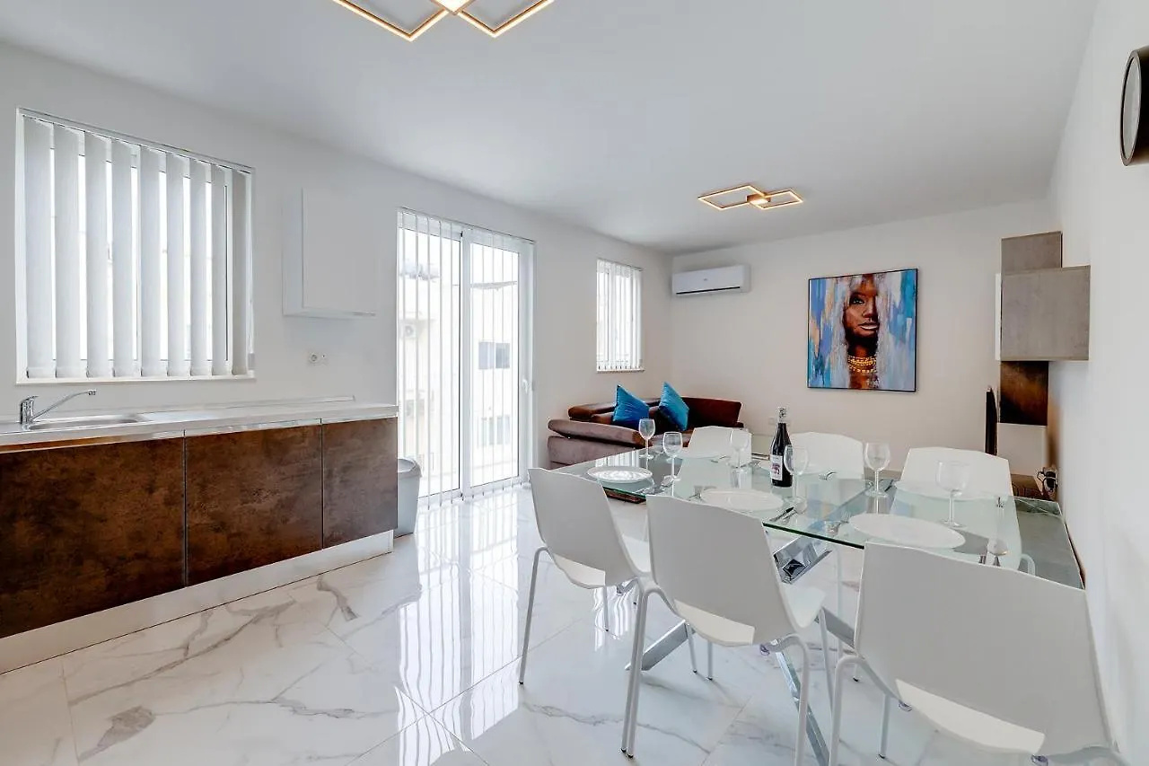 Stylish 2Br Apartment In Central St Julians Saint Julian's
