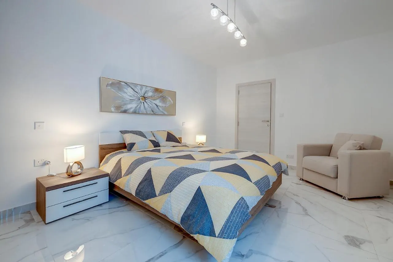 Stylish 2Br Apartment In Central St Julians Saint Julian's