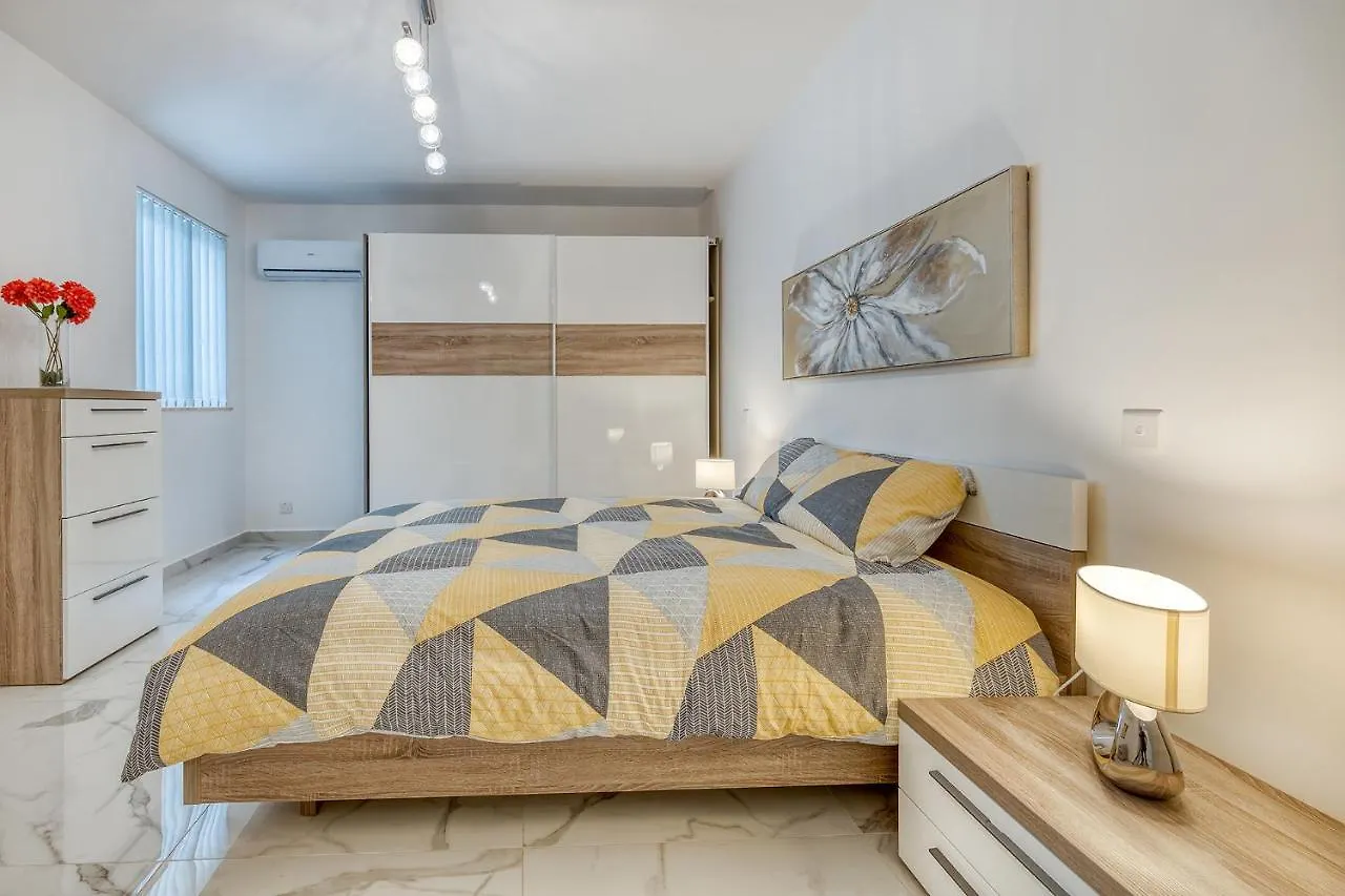 Stylish 2Br Apartment In Central St Julians Saint Julian's