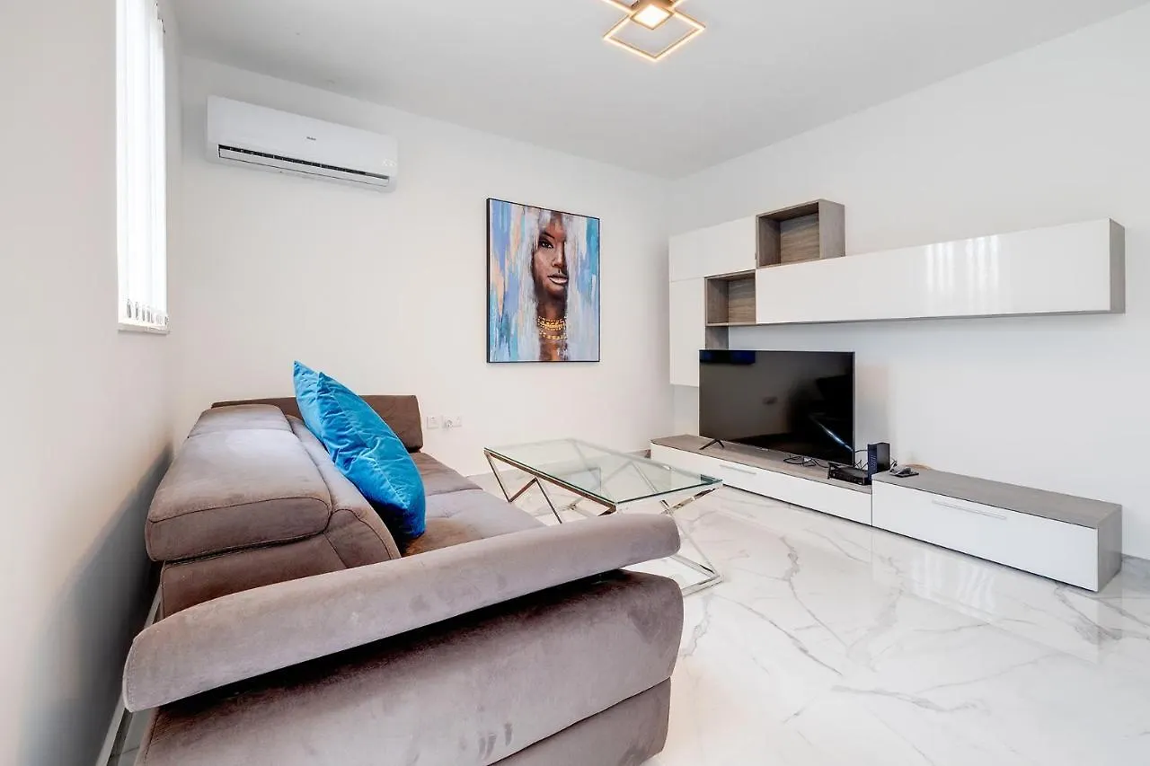 Stylish 2Br Apartment In Central St Julians Saint Julian's