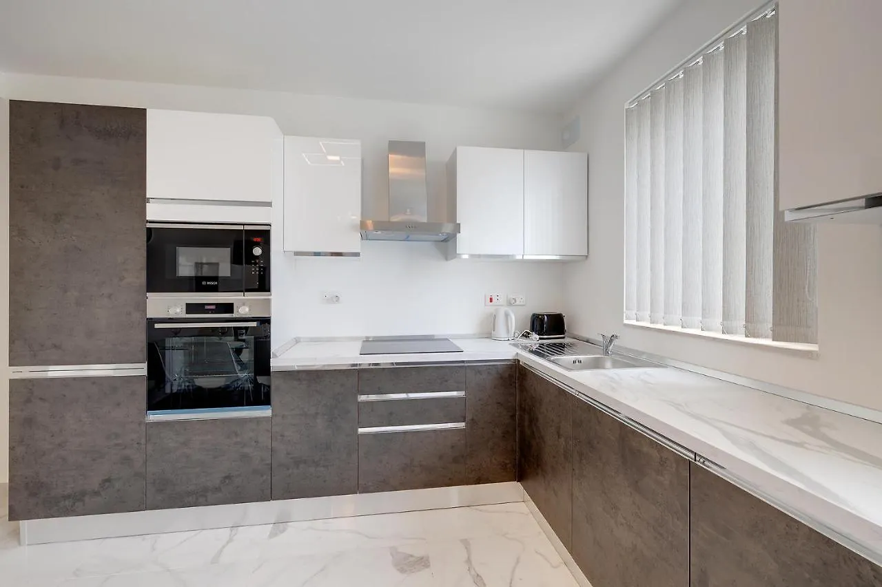 Stylish 2Br Apartment In Central St Julians Saint Julian's 0*,  Malta