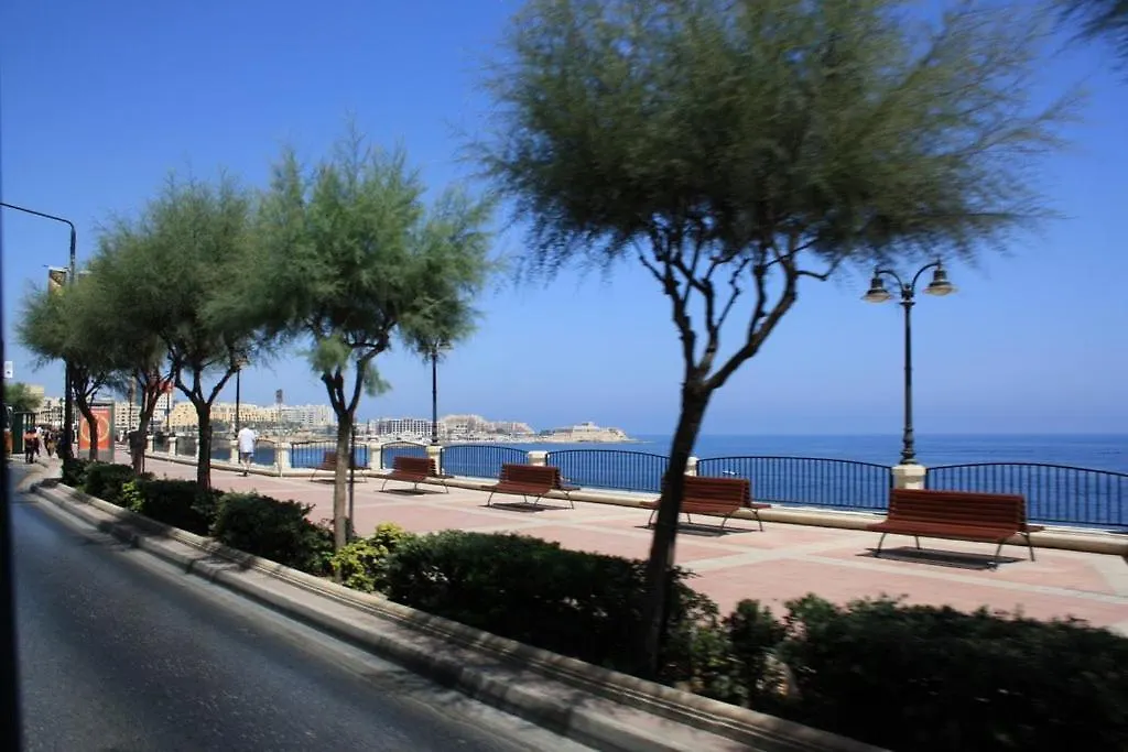Stylish 2Br Apartment In Central St Julians Saint Julian's