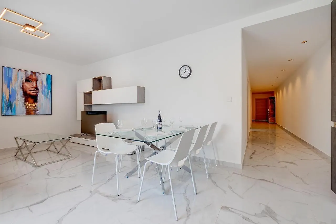 Stylish 2Br Apartment In Central St Julians Saint Julian's 0*,